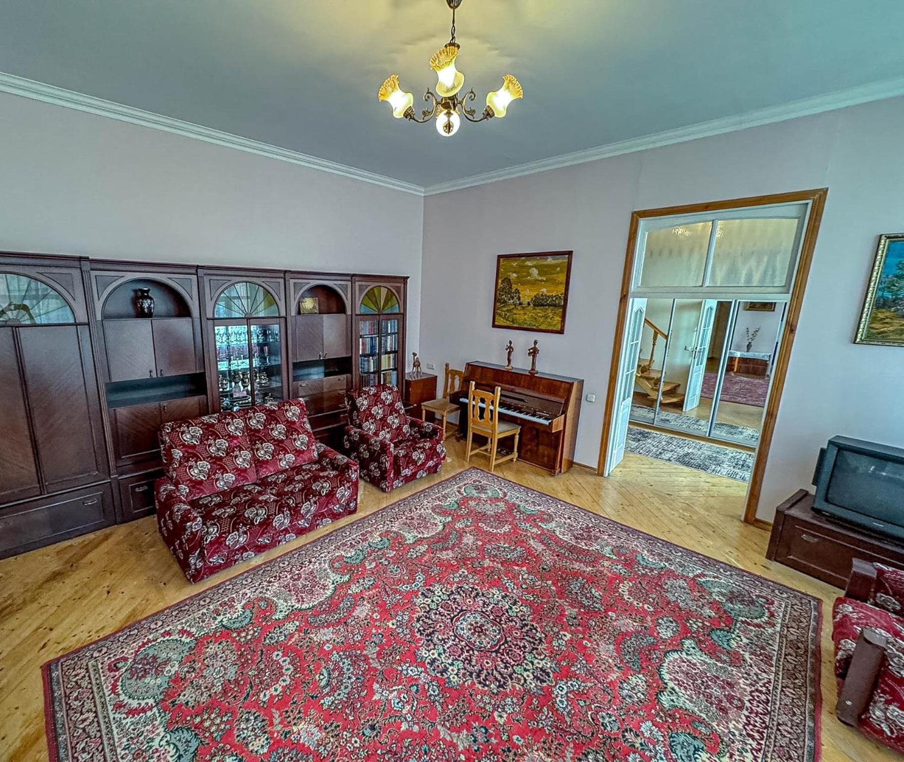 Apartment двоповерхові автентичні біля парку шевченка *